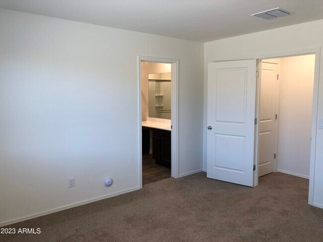 Building Photo - 25440 W Yanez Ave