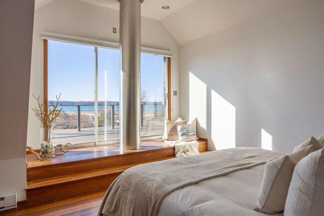 Building Photo - 11988 Cabana Shores Dr