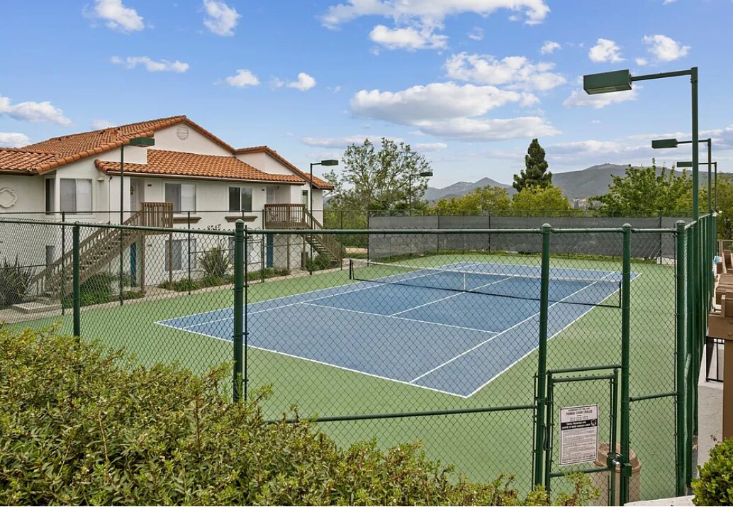 Building Photo - 870 S Rancho Santa Fe Rd