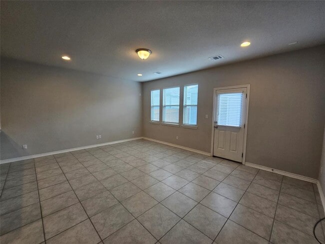 Building Photo - 1721 Artesian Spgs Xing
