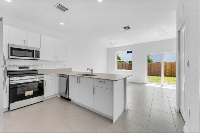 Building Photo - 35702 SW 178th Ct