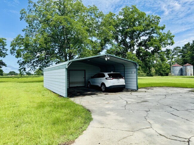 Building Photo - 4052 Goff Rd