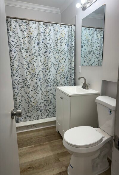 Building Photo - 331 Winfield Ter