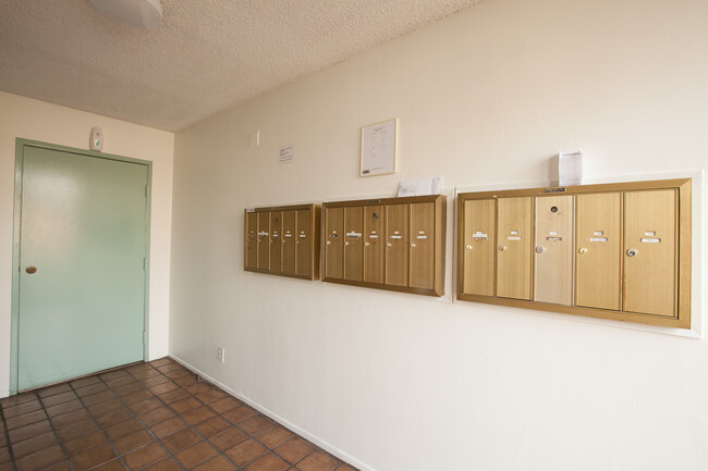 Building Photo - 601 Westholme Ave
