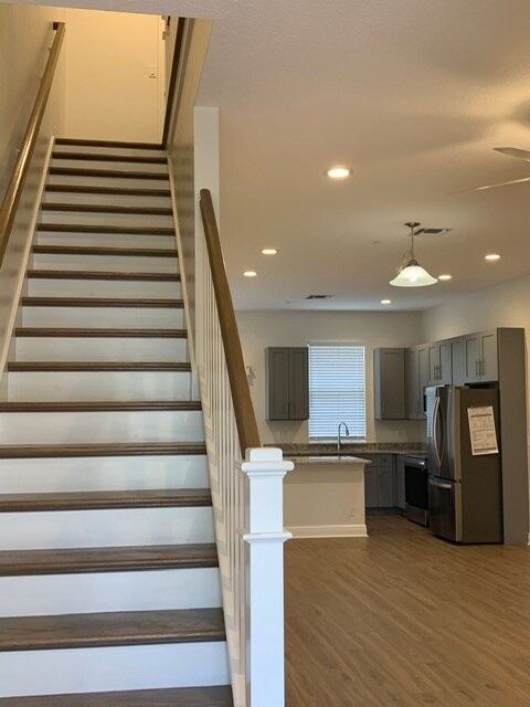 Building Photo - 1622 Montauk Dr