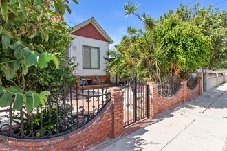 Building Photo - Charming 2 Bedroom, 2 Bathroom Duplex in San Pedro