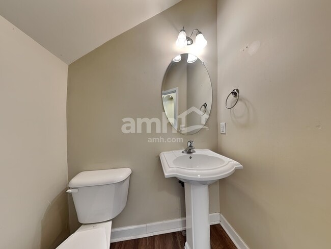 Building Photo - 35 Summer Hill Ct