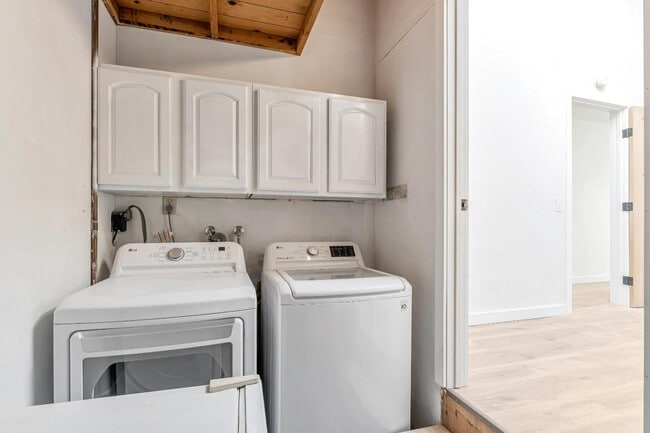 Building Photo - 2668 Quartz St