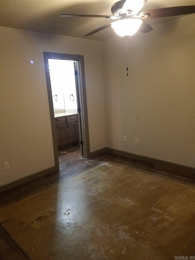 Building Photo - 1107 W Elm St