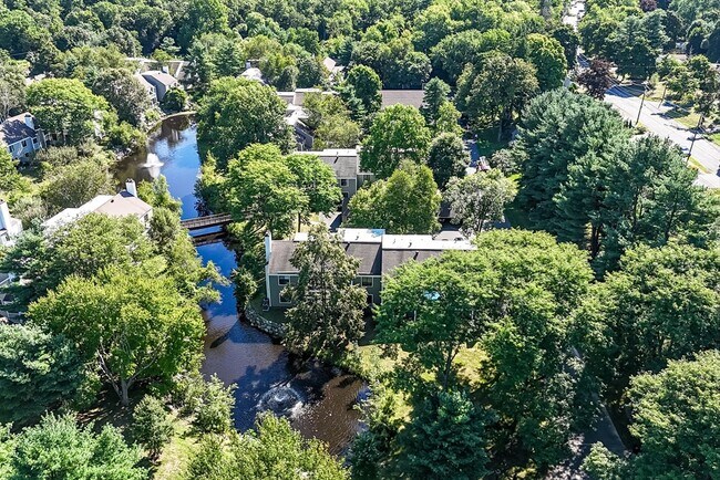 Building Photo - 25 Concord Greene