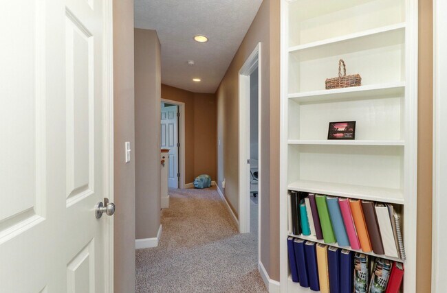 Building Photo - 2267 Heather Ridge Dr