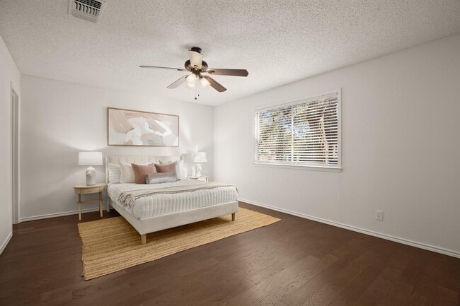 Building Photo - 7730 Croftwood Dr