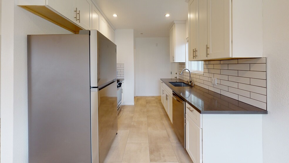 Building Photo - 1006 Tilton Ave