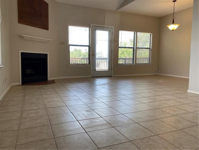 Building Photo - 7107 Silver Dale Dr
