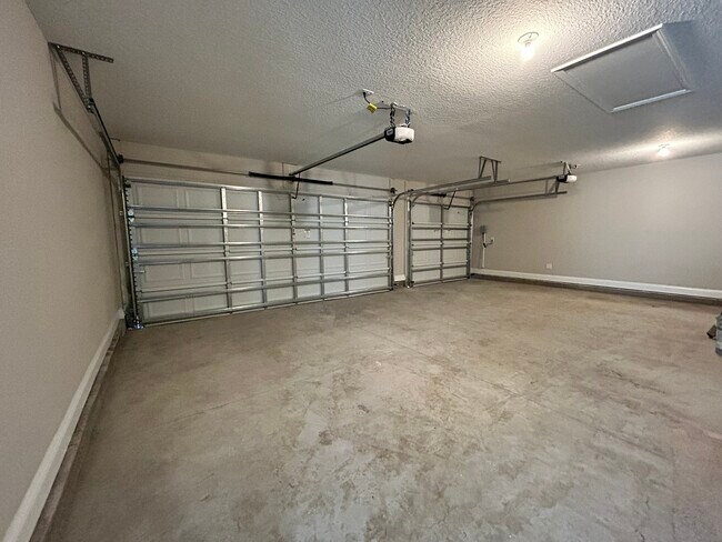 Building Photo - 106 Zancara St