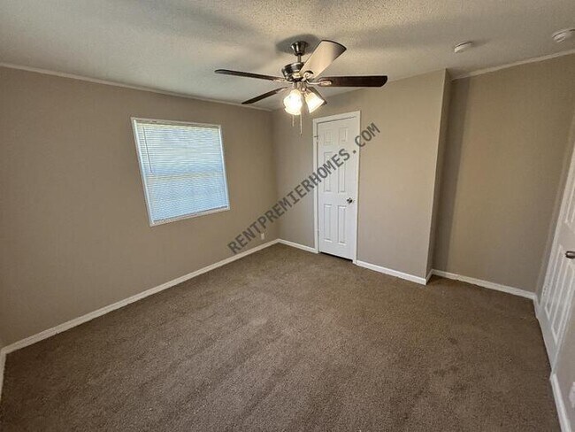 Building Photo - 404 N Scott St