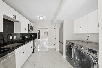 Building Photo - 7826 E Heatherbrae Ave