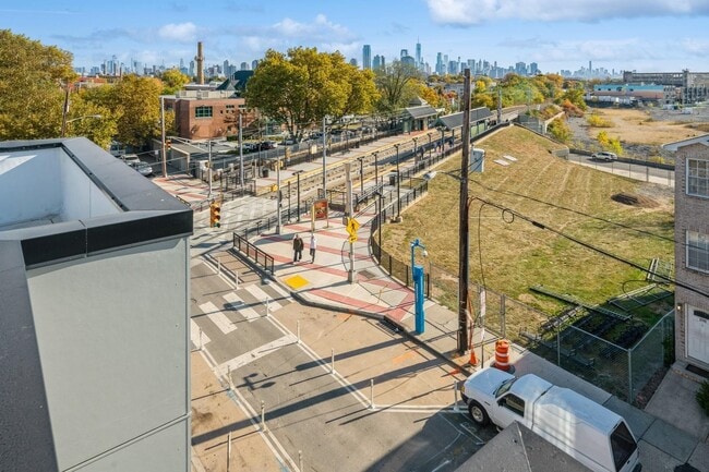 Building Photo - 201-205 Randolph Ave