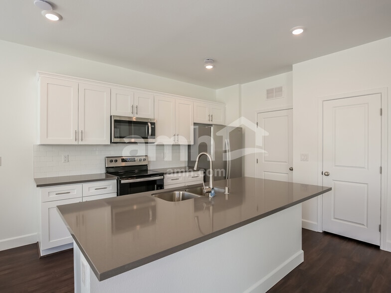 Building Photo - 2731 Hot Cider Ave