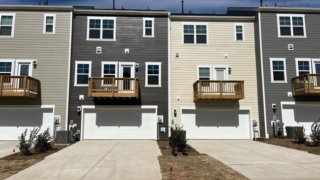 Building Photo - 836 Basswood Gln Trl