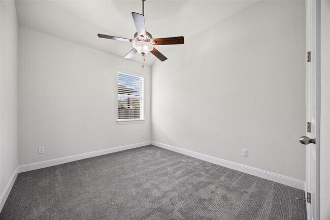 Building Photo - 253 Joseph Dr