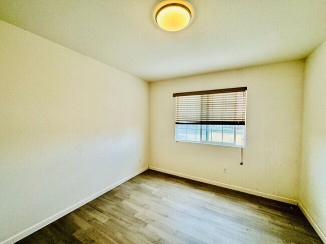 Building Photo - 13721 Santa Lucia Dr
