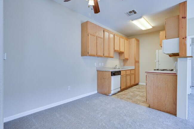 Building Photo - NE Near Nellis! Gated! Community Pool, Spa...