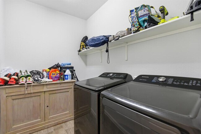 Building Photo - 12017 Texana Trl