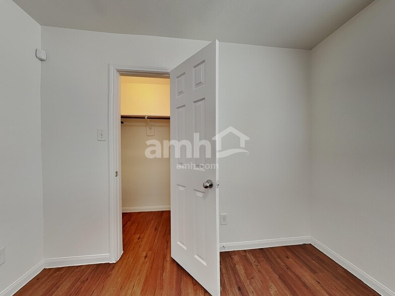 Building Photo - 2710 Bammelwood Dr