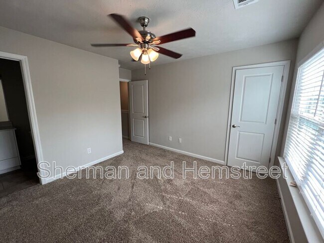 Building Photo - 672 Dobhill Ln