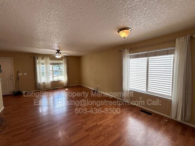 Building Photo - 2958 NE 13th Dr