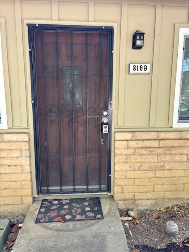 Building Photo - Cute Pleasanton Condo