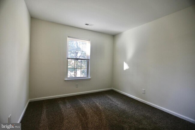 Building Photo - 442 Atlanta Court