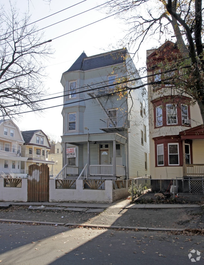 Primary Photo - 94 Hopkins Pl