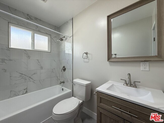 Building Photo - 1505 Cochran Ave