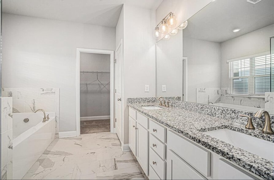 Primary Bathroom - 811 Corsiglia Farm