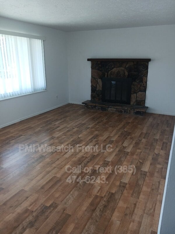 Building Photo - 3964 Kilt St