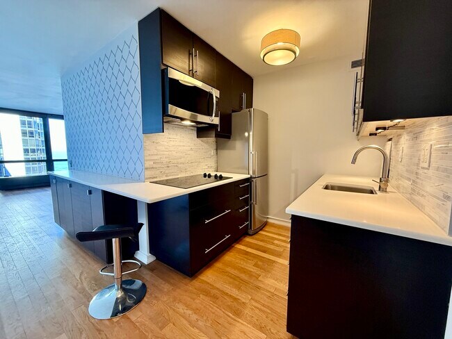 Building Photo - 900 N Lake Shore Dr