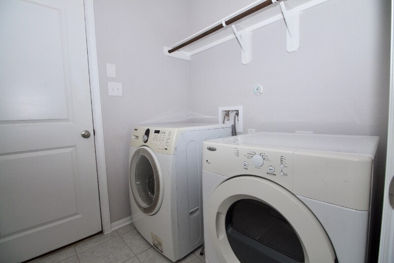 Building Photo - 383 Leadtree Loop