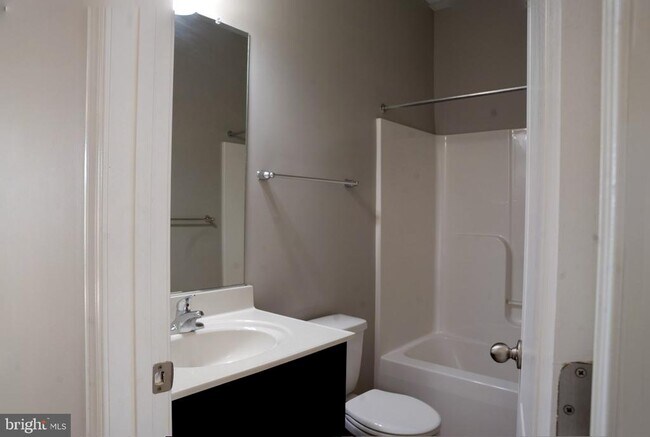 Building Photo - 2627 Osprey Way S