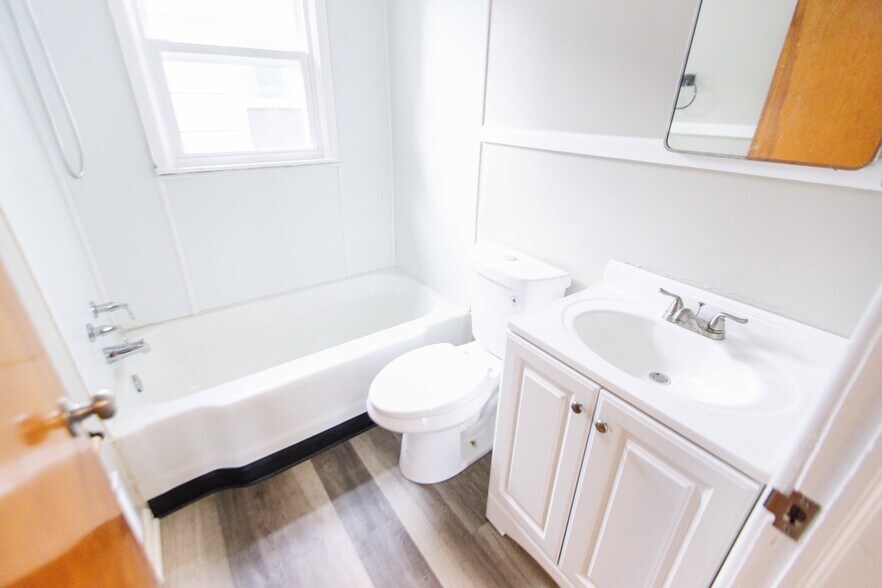 Building Photo - 3725 Watson Ave