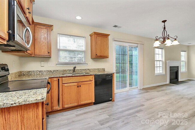 Building Photo - 1445 Laraway Ct NW