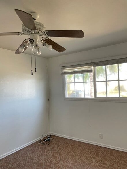 Building Photo - 919 Joann St