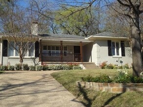 Building Photo - 6831 La Vista Dr