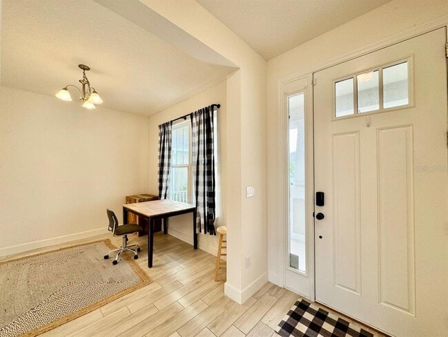 Building Photo - 34159 Astoria Cir