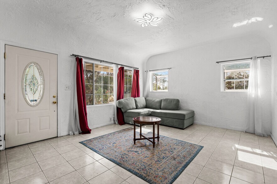 Primary Photo - 1635 McCollum St