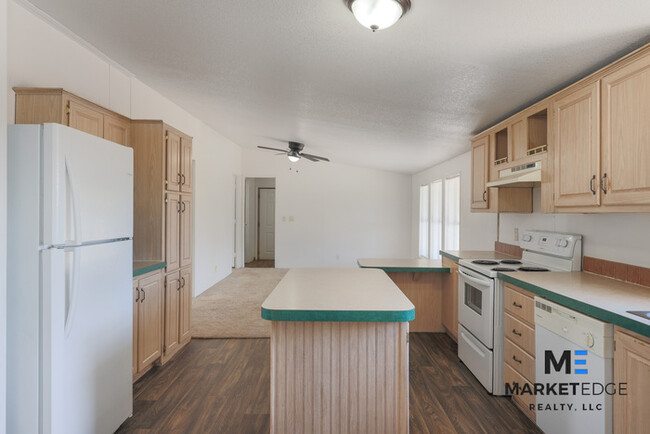 Building Photo - 5Bed/3Bath Home in Buckeye, AZ! Ready for ...