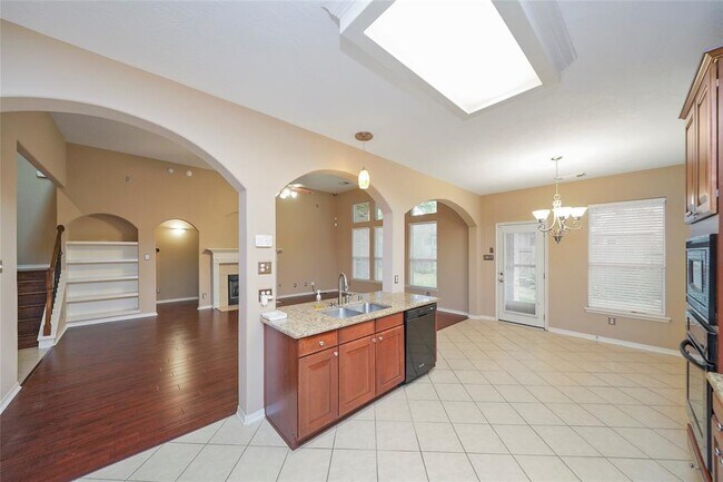 Building Photo - 8406 Oak Villa Ct