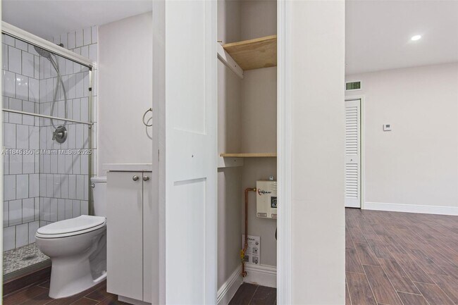 Building Photo - 1134 SW 12th Ct