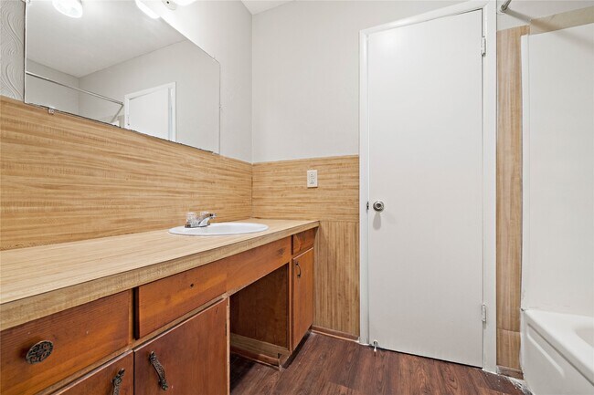 Building Photo - 2729 Main St